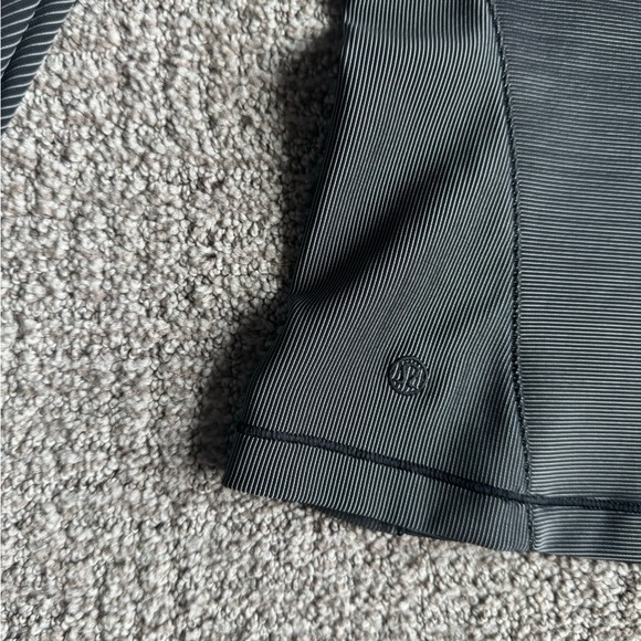 NWOT Lululemon Two-Tone Ribbed Running Half Zip Black / Gull Grey Womens Size 2 - Picture 10 of 10